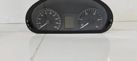 Mercedes-Benz Sprinter W906 Speedometer (instrument cluster) A9069006902