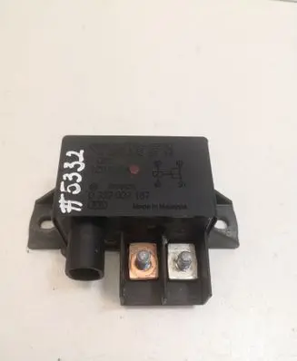 Mercedes-Benz E W211 Charging relay A0025426419 A0025424719