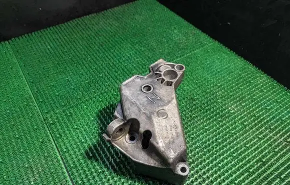 Audi A3 S3 8L Engine mounting bracket 038199207H
