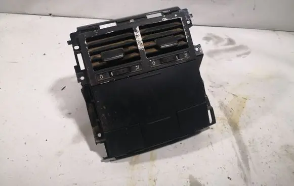 Volkswagen Touareg I Rear air vent grill 7L6819203C