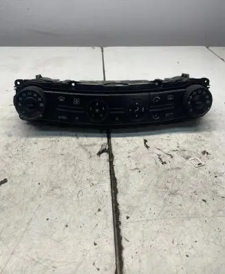 Mercedes-Benz E W211 Climate control unit 2118300090