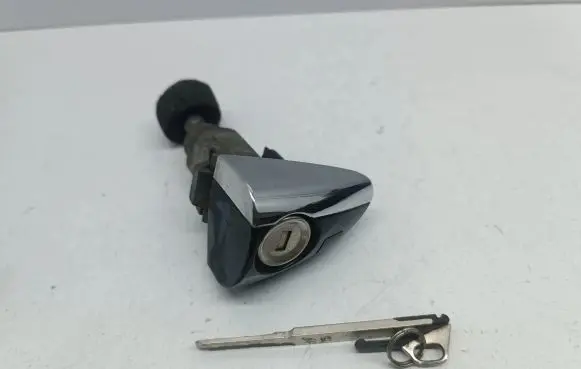 Mercedes-Benz CL C215 Coupe door lock (next to the handle) 