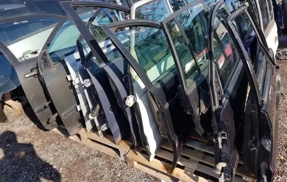 Ford Fusion Rear door juodos
