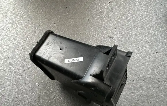 Nissan Patrol Y61 Dash center air vent grill 68760VB000