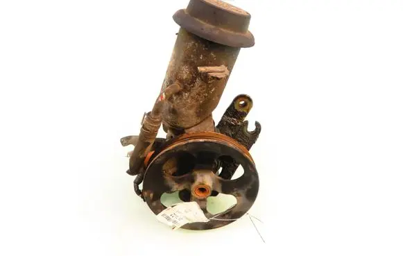 Toyota Yaris Power steering pump
