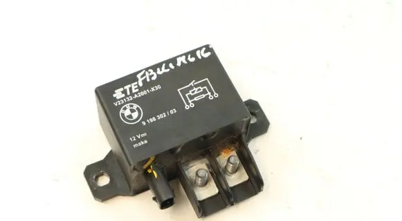 BMW 6 F12 F13 Coolant fan relay 9198302
