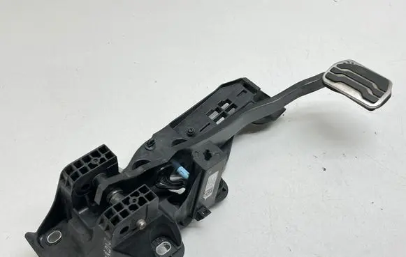 Ford Mondeo MK V Brake pedal FG9C9F856EFC 20170523 E1723064743