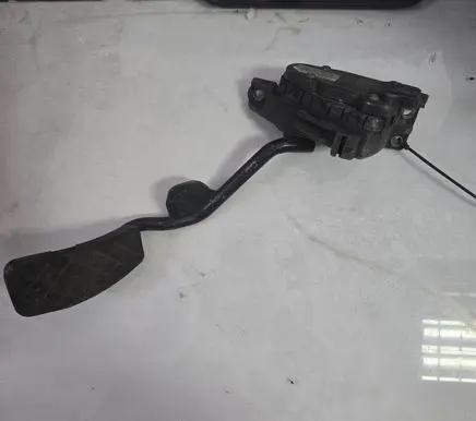 Audi A4 S4 B6 8E 8H Accelerator throttle pedal 8E2721523C 6PV00777033