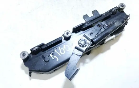 Mitsubishi Space Wagon Sliding door trim 