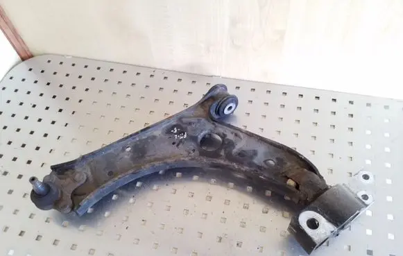 Volkswagen Golf V Front lower control arm/wishbone