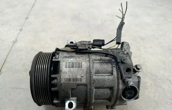 Renault Laguna III Air conditioning (A/C) compressor (pump) 8200890987