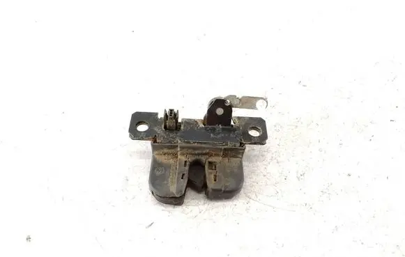Loading door lock