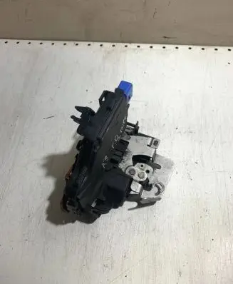 Audi A3 S3 8P Front door lock 4E2837016