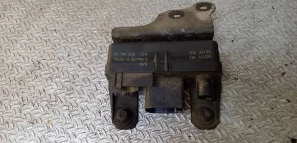 Mercedes-Benz C W203 Glow plug pre-heat relay 51799030