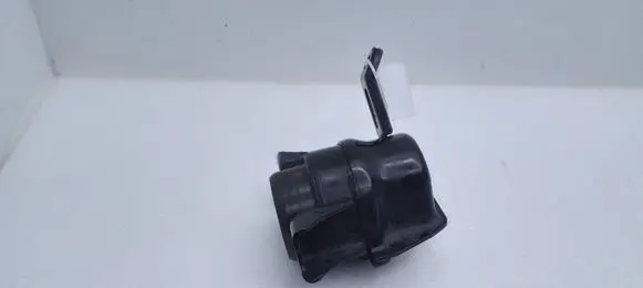 Suzuki SX4 S-Cross Engine mount bracket