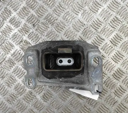 Citroen C5 Aircross Engine mount bracket 9813699680