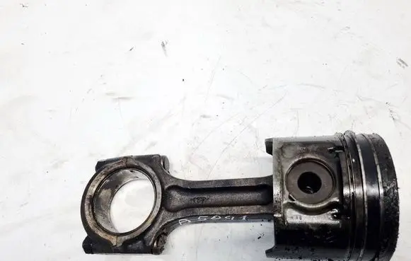 KIA Carnival Piston with connecting rod