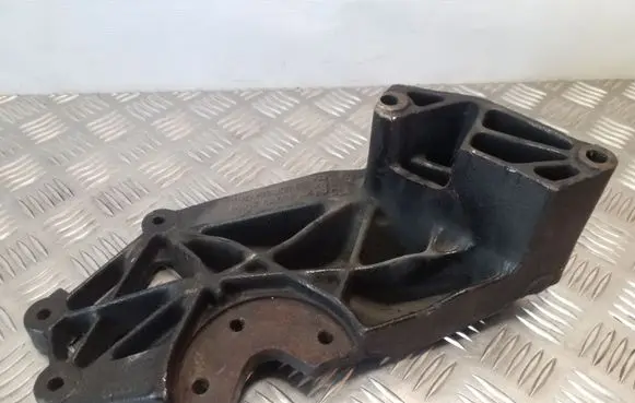 Seat Alhambra (Mk1) Engine mounting bracket 7M0199308E