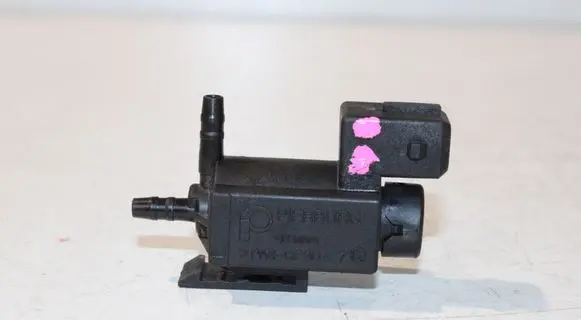 BMW 5 F10 F11 Vacuum valve 7810831