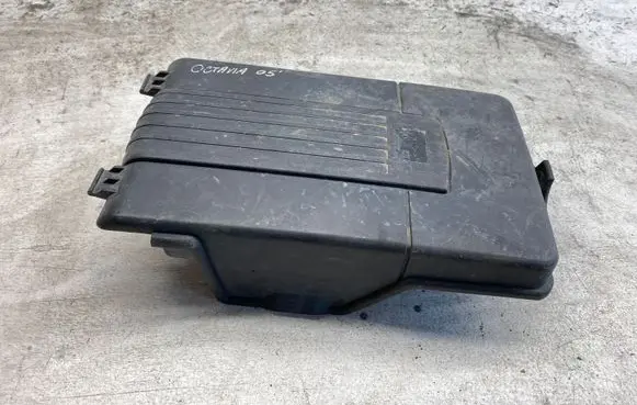 Skoda Octavia Mk2 (1Z) Battery box tray cover/lid 1k0915443a