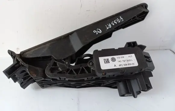 Volkswagen PASSAT B6 Accelerator throttle pedal 1K1721503L