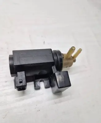 Opel Insignia A Turbo solenoid valve 55573362