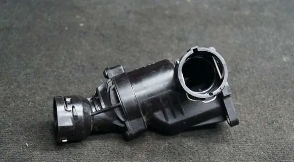 Audi Q5 SQ5 Other engine bay part 04L121111