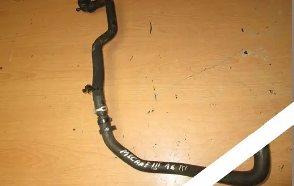 Renault Megane III Engine coolant pipe/hose