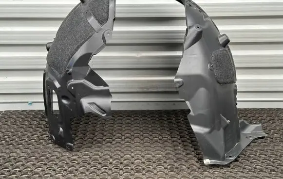 BMW 7 G70 Front wheel arch liner splash guards 9621242 9498280