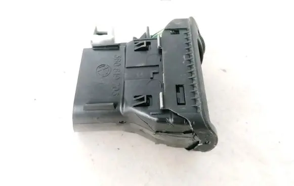 Volkswagen PASSAT B5 Dash center air vent grill 3B0819703
