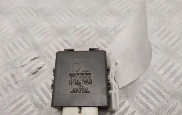 Lexus NX Door central lock control unit/module 8597042010