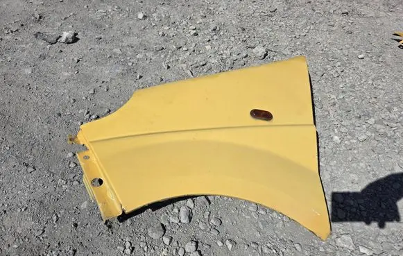Opel Vivaro Fender