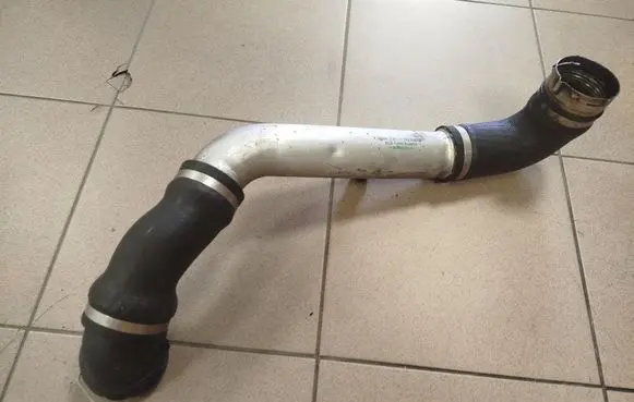 BMW 5 E60 E61 Intercooler hose/pipe 7793896