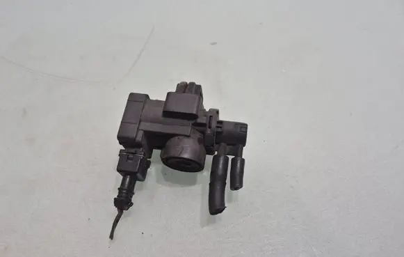 Nissan Qashqai+2 Turbo solenoid valve 14956JD70A