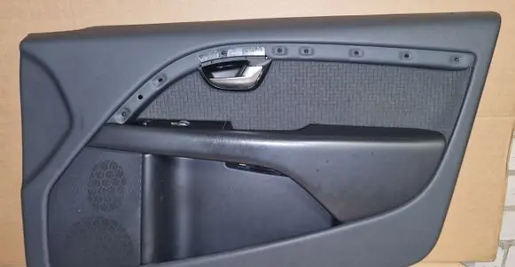 Volvo V70 Front door card panel trim