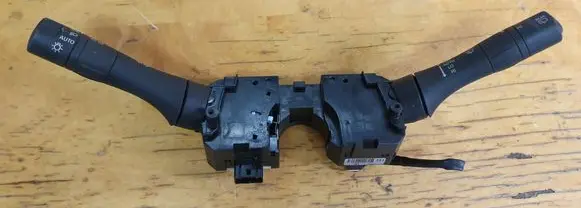 Renault Koleos I Indicator stalk
