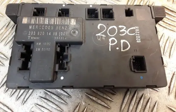 Mercedes-Benz C W203 Door control unit/module 2038201485 A2038201485