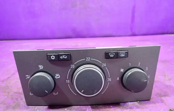 Opel Zafira B Climate control unit 13231049
