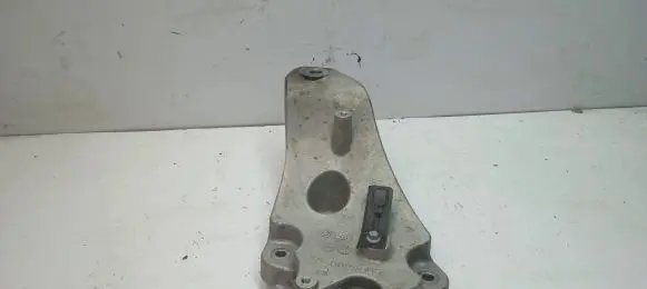 Maserati Ghibli Engine mounting bracket 670004865