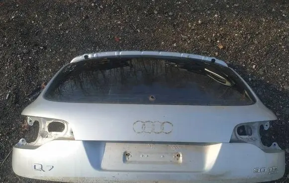 Audi Q7 4L Tailgate/trunk/boot lid pilkas