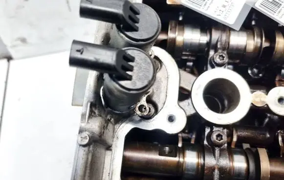 Audi A6 S6 C6 4F Camshaft vanos timing valve 06E109257L