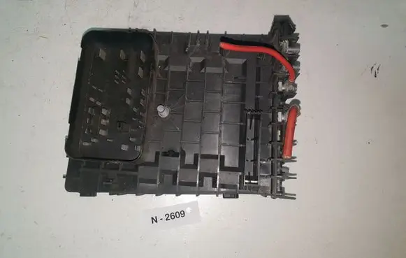 Volkswagen Touran I Fuse module 1K0937125A