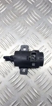 Renault Laguna I Turbo solenoid valve 7700113071