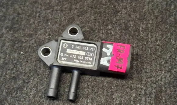 Audi A4 S4 B7 8E 8H Exhaust gas pressure sensor 07Z906051A 0281002711