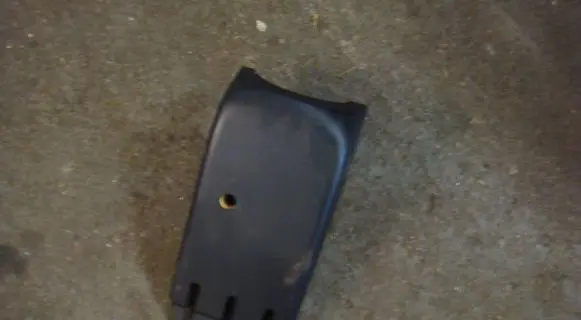 Audi A1 Steering wheel column trim