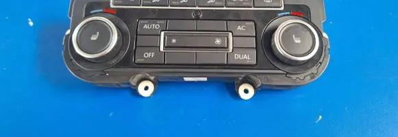 Volkswagen Golf VI Climate control unit 5K0907044EA 5HB00974681