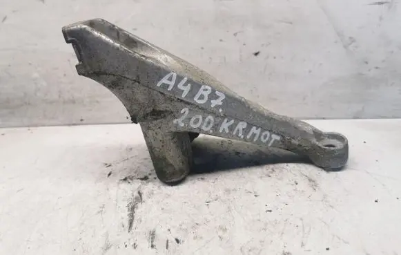 Audi A4 S4 B7 8E 8H Engine mounting bracket 8E0199307S