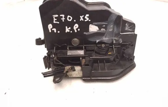 BMW X5 E70 Front door lock 7167073