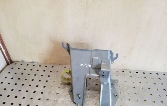 Honda CR-V Battery bracket 