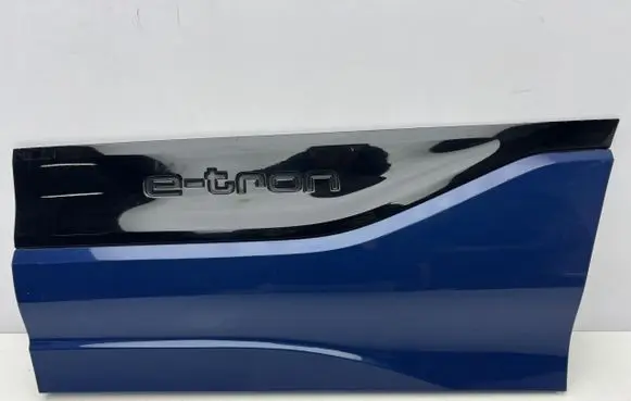 Audi Q6 e-tron Rear door trim (molding) 85H853969A